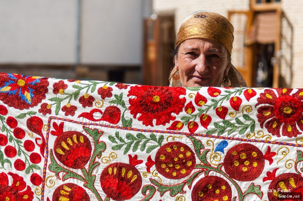 🎨🇬🇧 Узбекистан впервые принял участие в Лондонском фестивале дизайна: сюзане, музыка и современное искусство